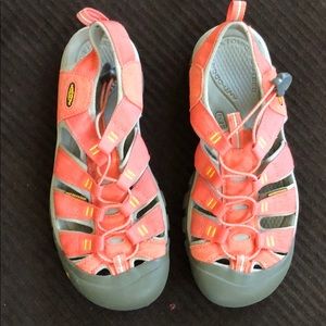 Keen coral/pink Waterproof Hiking Sandals